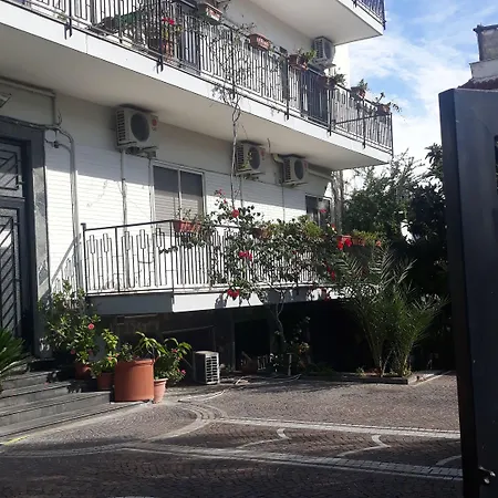 Arena Oda ve Kahvaltı 3*